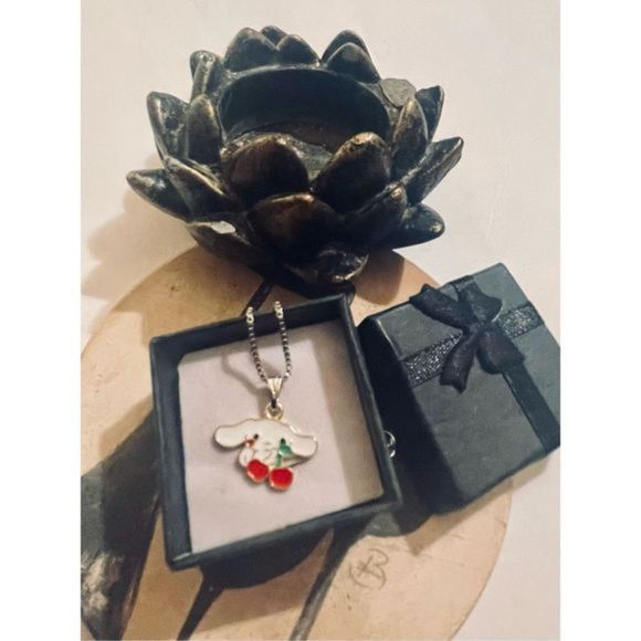 FLOPPY BUNNY NECKLACE - Picture 2 of 6